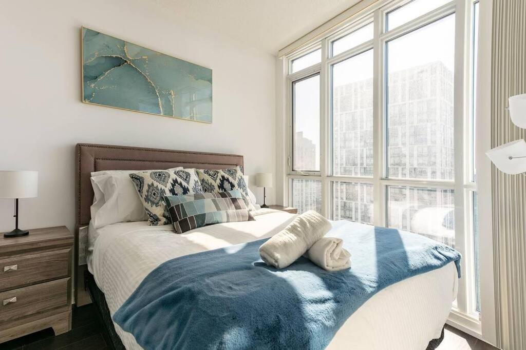 Guestic At Cityplace - Lake View & One Free Parking Toronto Exterior photo