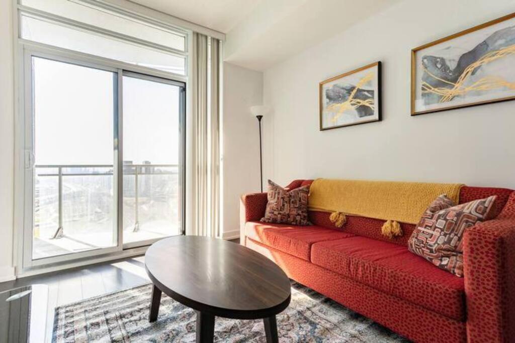 Guestic At Cityplace - Lake View & One Free Parking Toronto Exterior photo